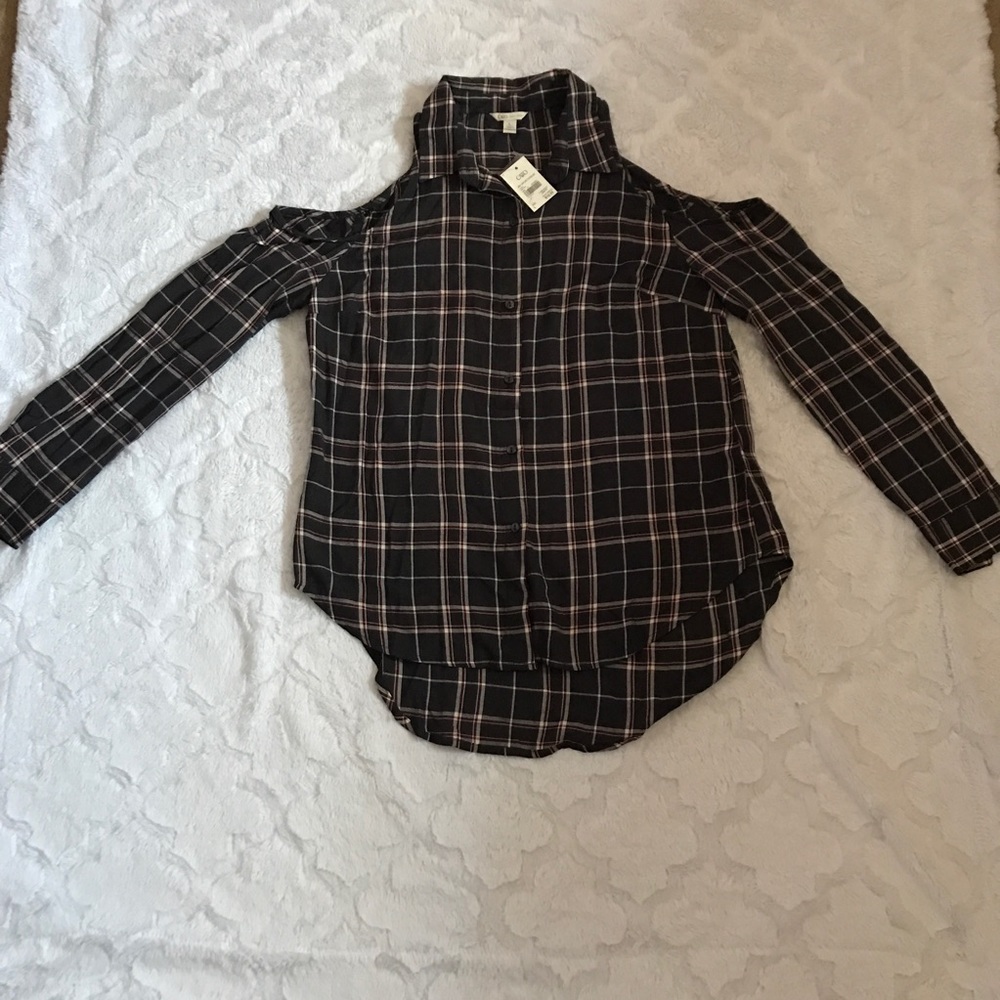 Shoulder Cut Out Top